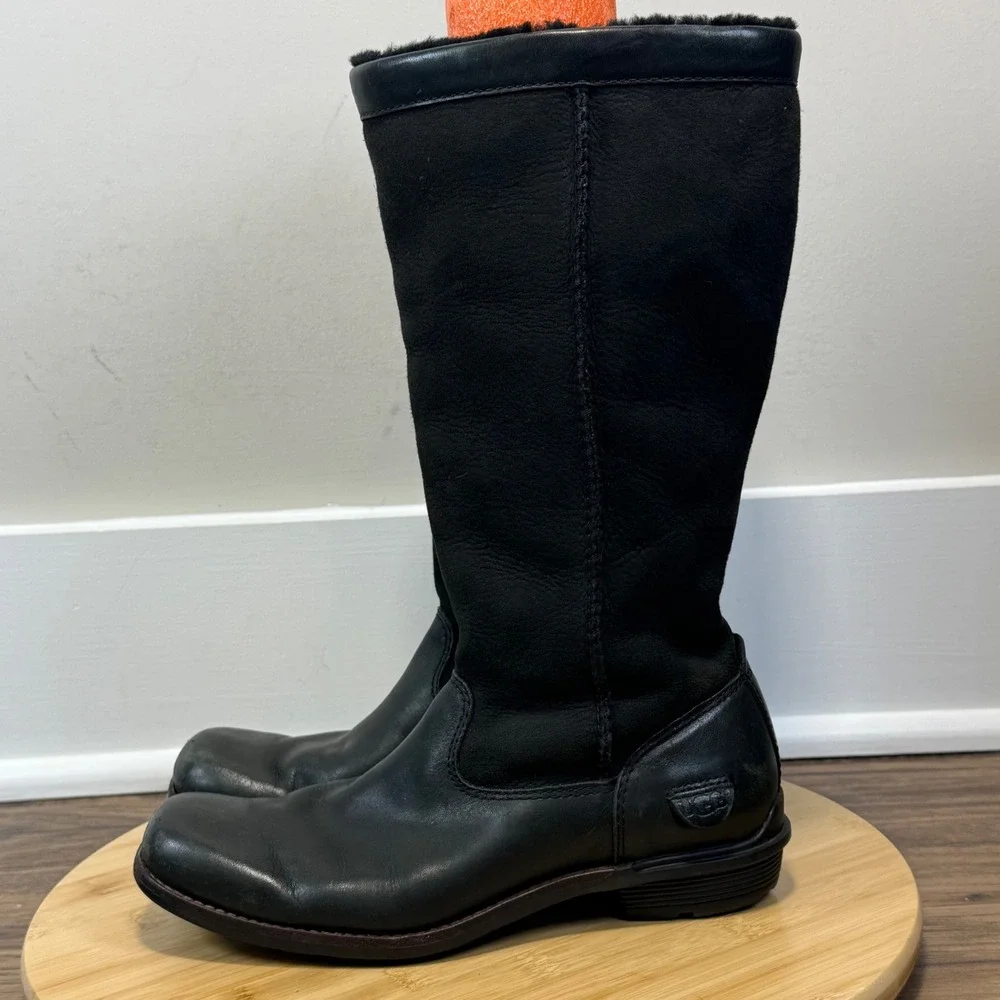 UGG Australia 5534 Tall Boots Womens 6 Black Shearling Lined Leather Outdoor
